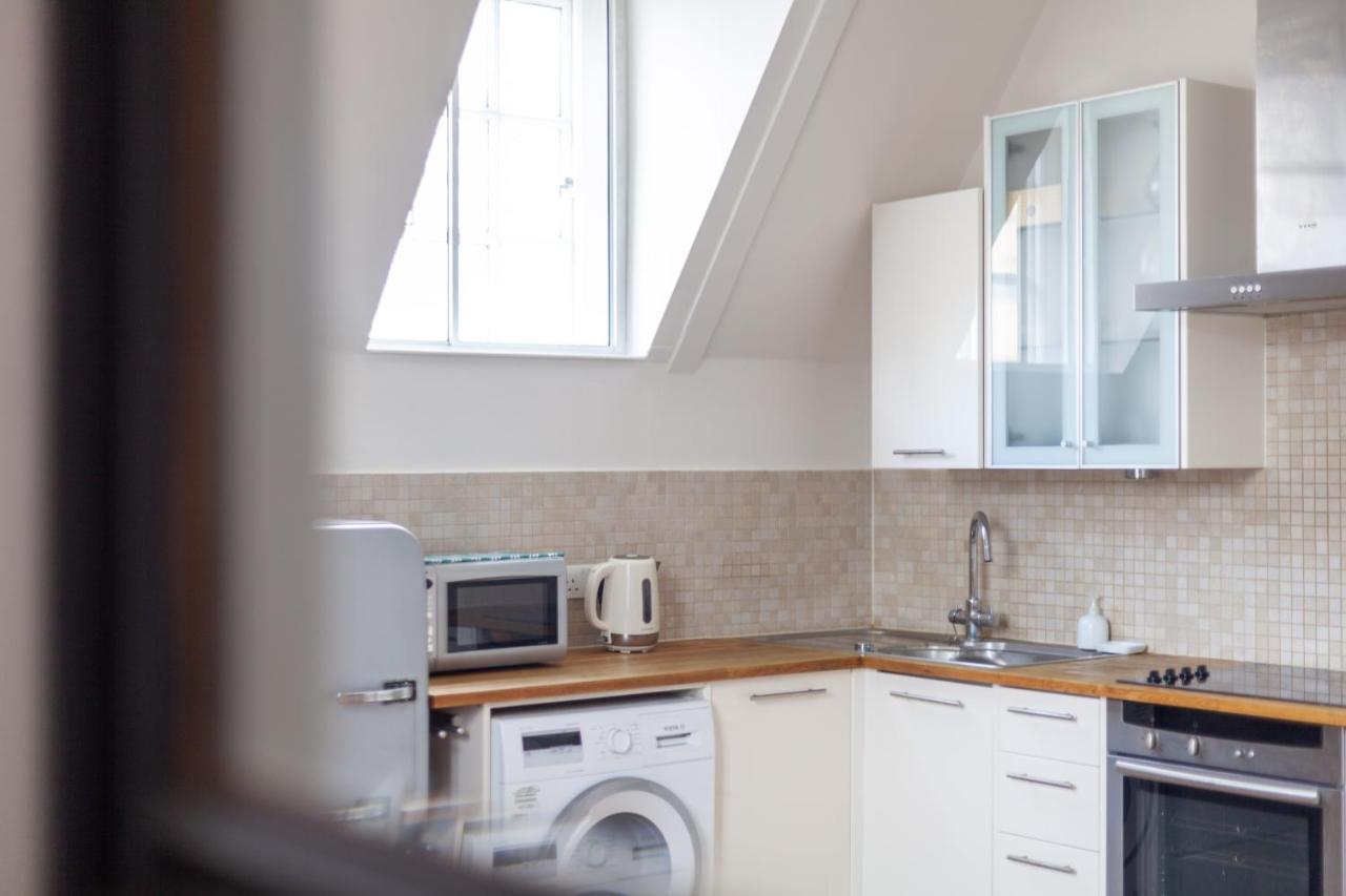 Fantastic Floor 1 Bedroom Loft Flat In Fitzrovia Appartamento